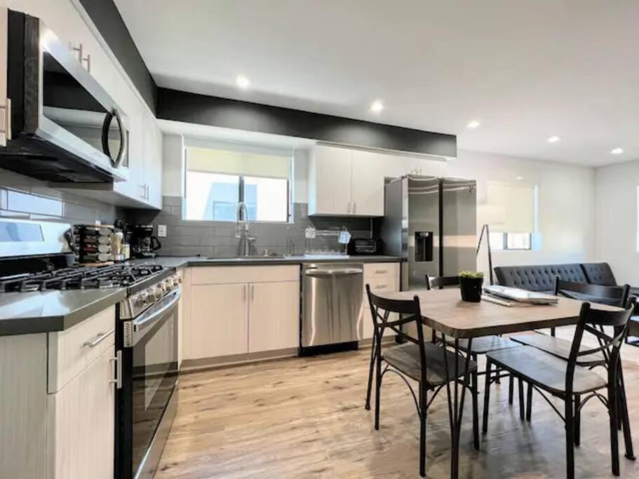 Casa vacanze 4br Townhouse In Koreatown *